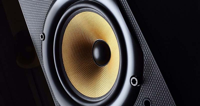 مراقب باشید که با صدای بلند چه میگویید