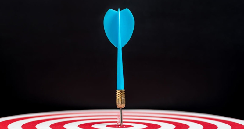 https://www.gettyimages.com/detail/photo/close-up-of-dart-on-dartboard-against-black-royalty-free-image/1012112964?adppopup=true