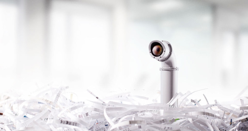 چرا مرا به صورت ذرهبینی نظارت میکنند؟