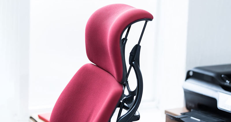 علت درد کمر و گرفتگی ماهیچهها و عضلات در محل کار