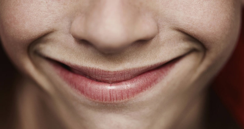 شوخ‌طبع بودن - زبان بدن در مصاحبه