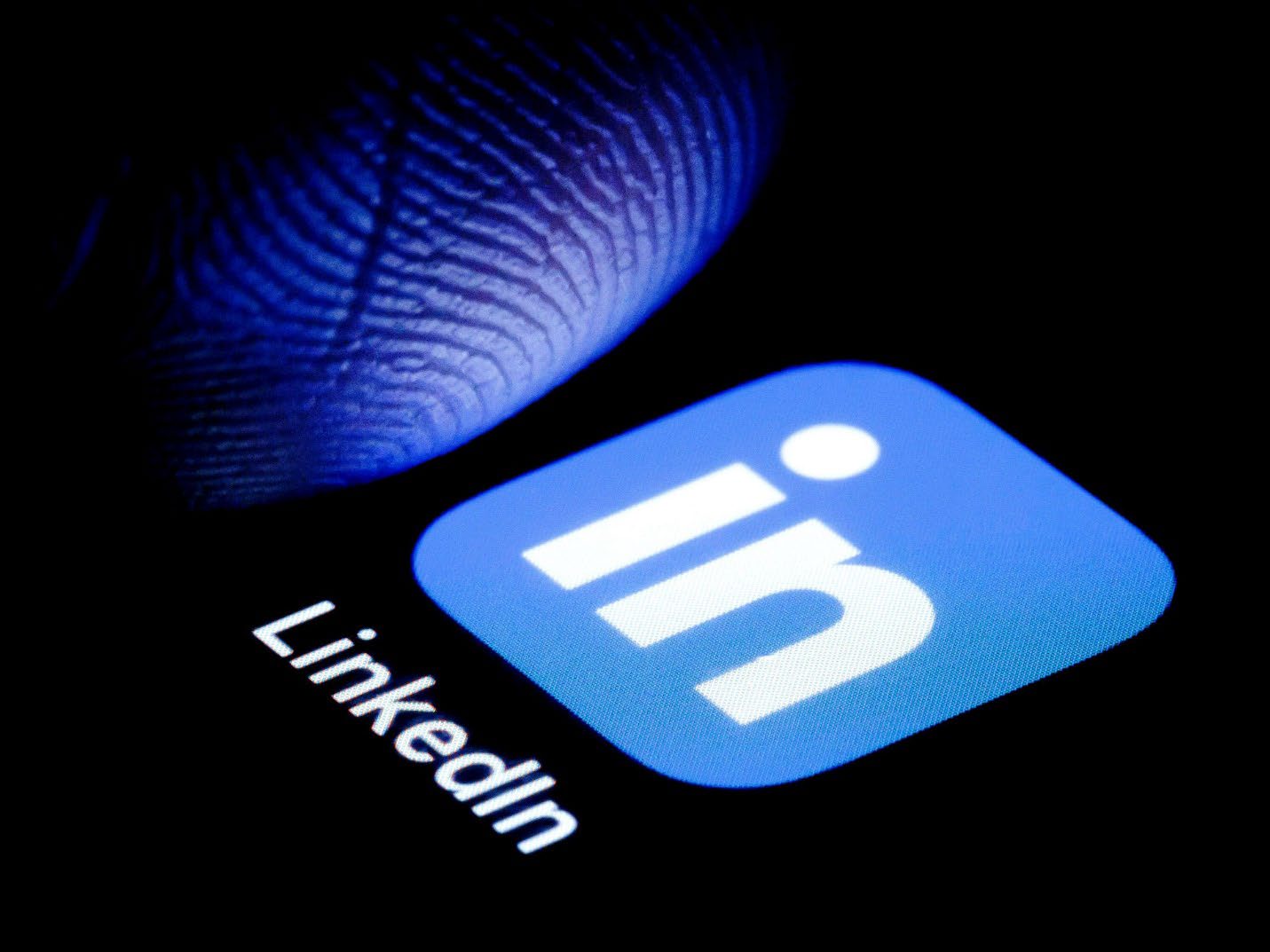 LinkedIn Tells People if You Look at Their Profile. Here's How to Turn That Off | WIRED