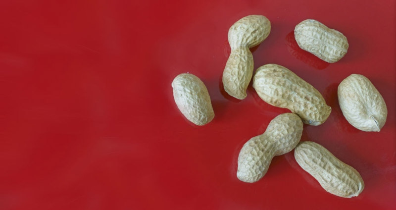 برای تقویت حافظه چه بخوریم - بادام زمینی