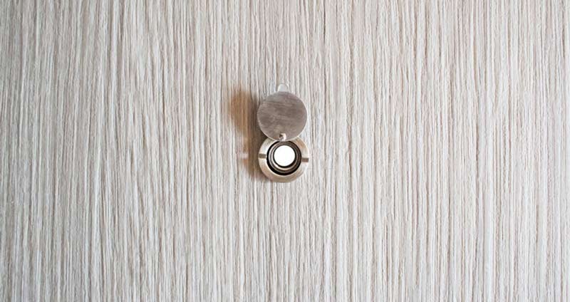 برقراری ارتباط چشمی