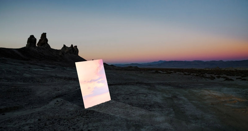 من به آینده نگاه میکنم یا به گذشته؟