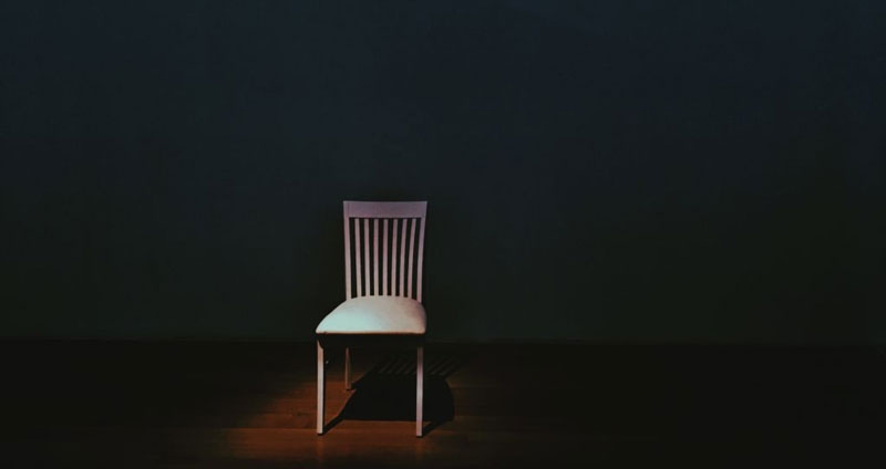 فردی را که دیگران را دست میاندازد، نادیده بگیرید