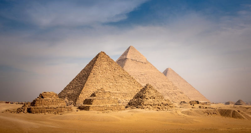 تاریخچه‌‌ی رهبری مستبد