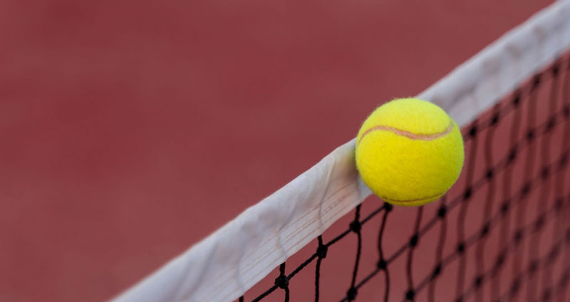 دوستان صمیمی در محیط کار باعث کاهش اشتباهات می‌شوند. 