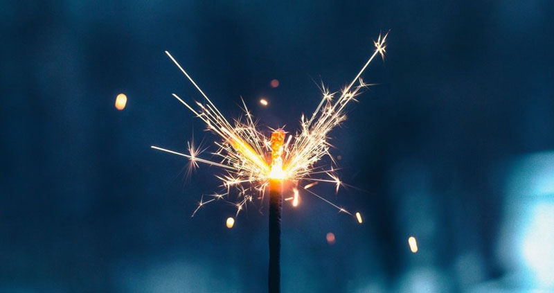 بیشتر از اینکه توجه دیگران را جلب کنید، به دیگران توجه کنید