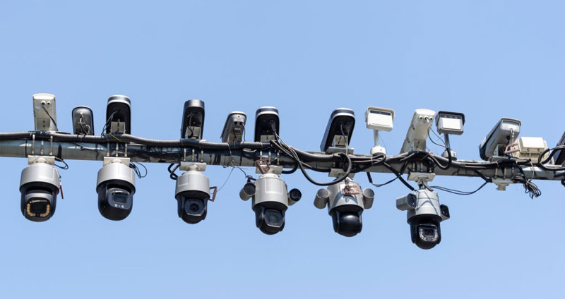 مدیریت ذره‌بینی - رهبری مستبد