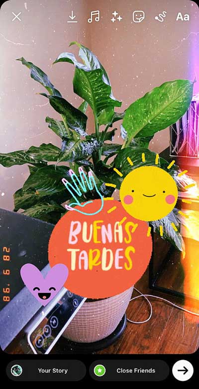 استوری اینستا - پس از ویرایش عکس یا ویدئو، گزینهی «Your Story» را لمس کنید